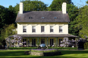 Plas Efailnewydd